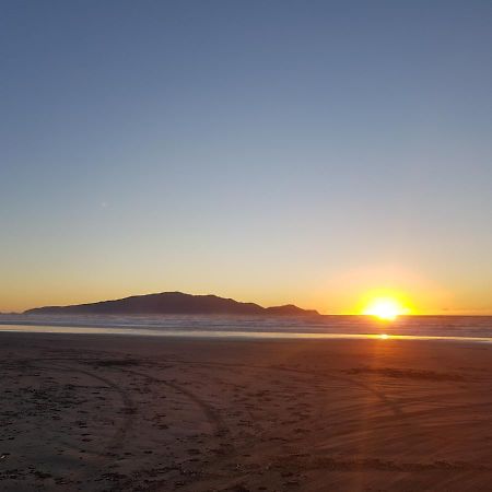 Near The Shore Waikanae Exterior foto